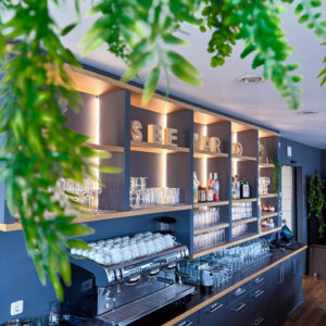 Theke und Bar im Erdgeschoss des Restaurants