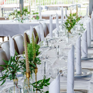 Hochzeiten und Geburtstage sind auch im kleinen Kreis in unserem Erdgeschoss möglich