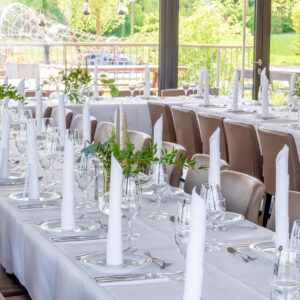 Kleine Hochzeit im Erdgeschoss