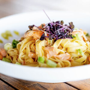 Tagliatelle mit Lachs aus der Fischzucht Stier in Bärnau
