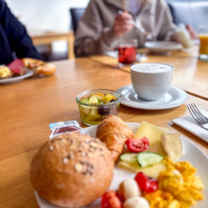 Reichhaltiges Frühstücksbuffet im Hotel