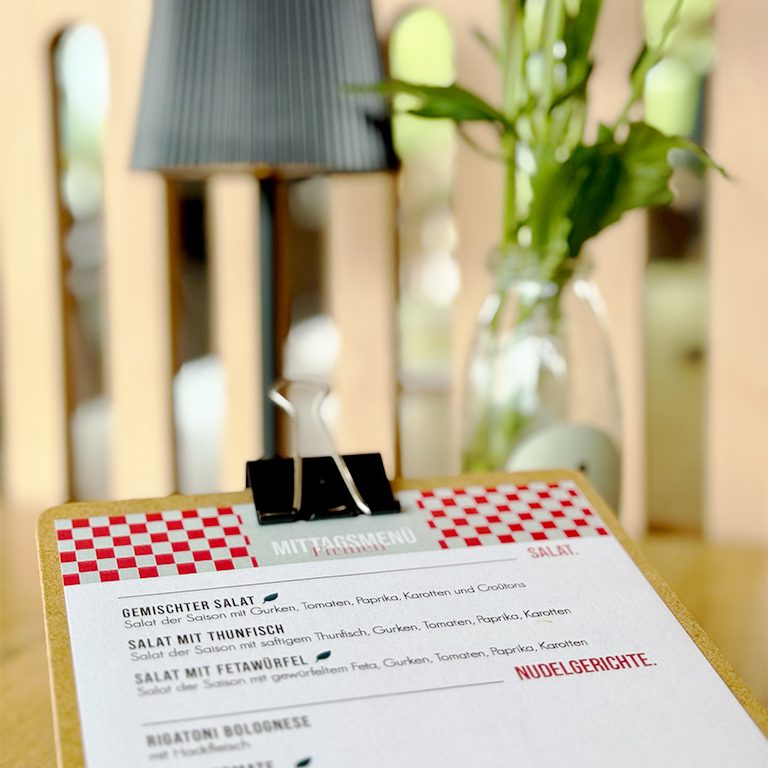 Restaurant-Seenario-MIttagessen